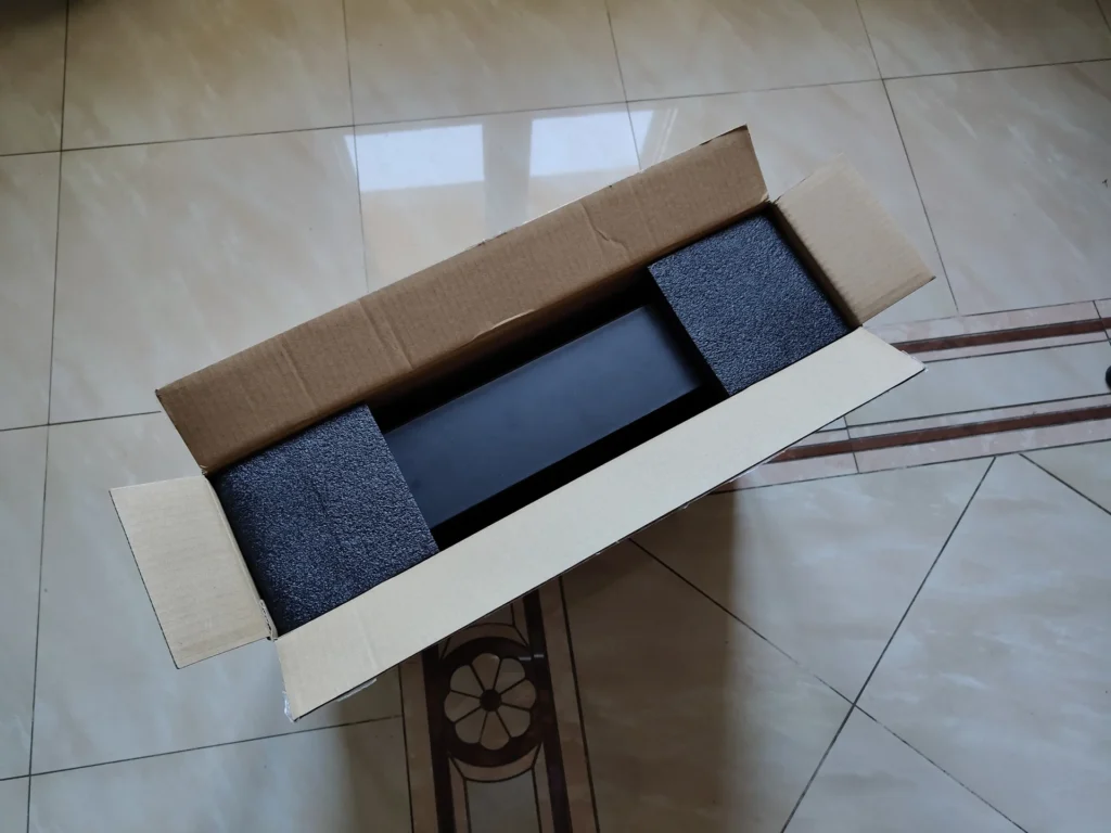 Unboxing del laptop Tuxedo Stellaris 17"